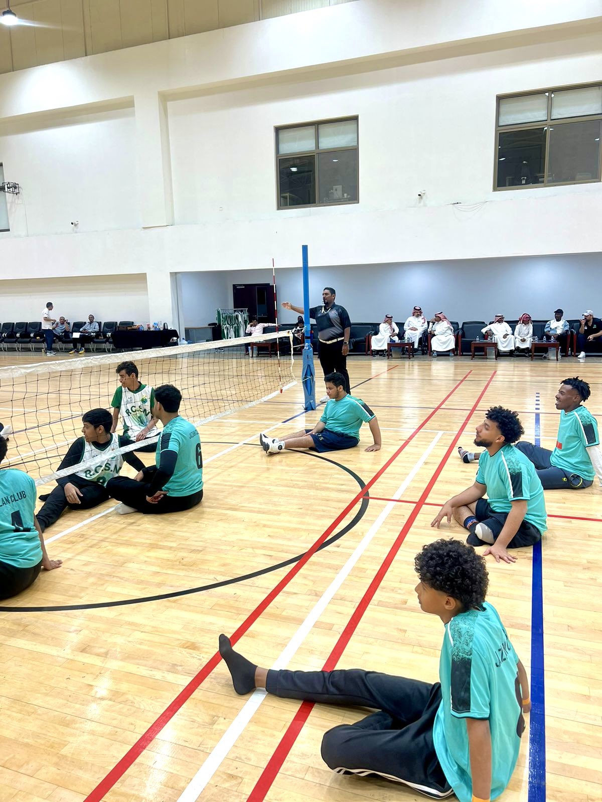 كرة الطائرة جلوس